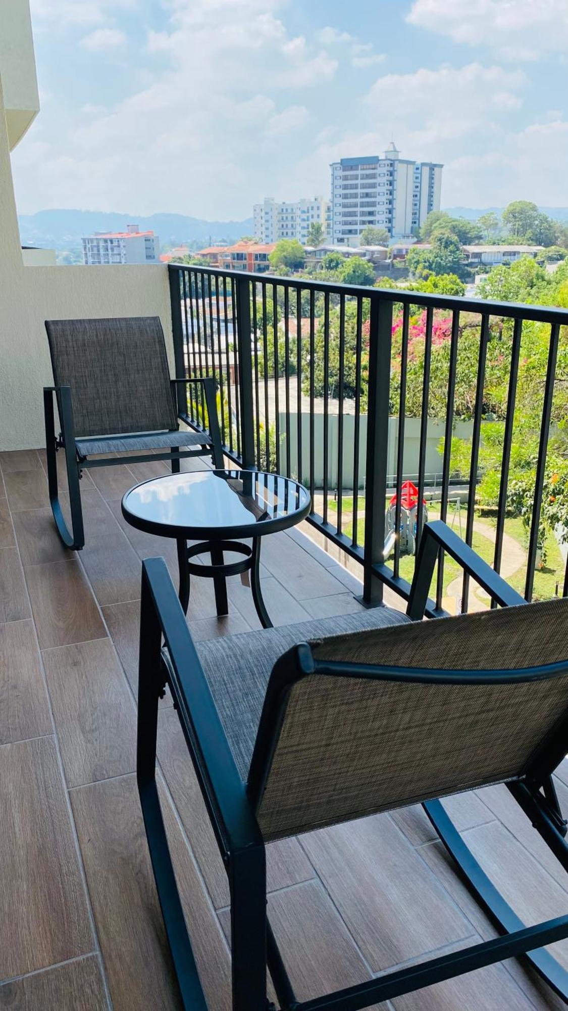 Entire Beautiful Condo With Rooftop Pool And Gym San Salvador Ngoại thất bức ảnh