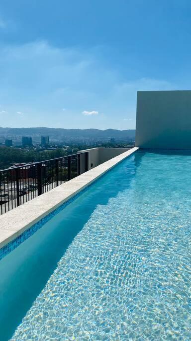 Entire Beautiful Condo With Rooftop Pool And Gym San Salvador Ngoại thất bức ảnh